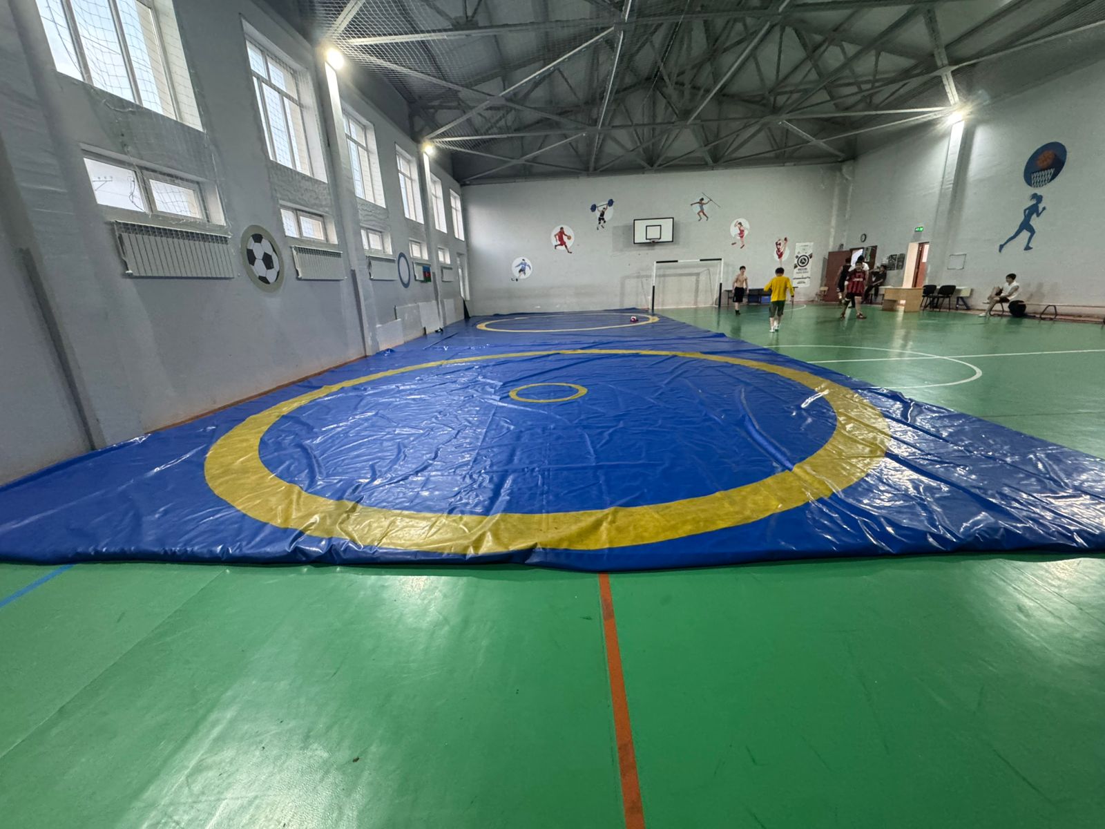 208 saylı tam orta məktəbin idman zalı